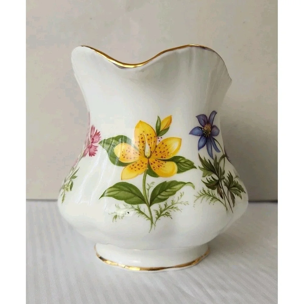 VTG QEII Paragon Fine Bone China Sugar‎ Bowl & Creamer Set 